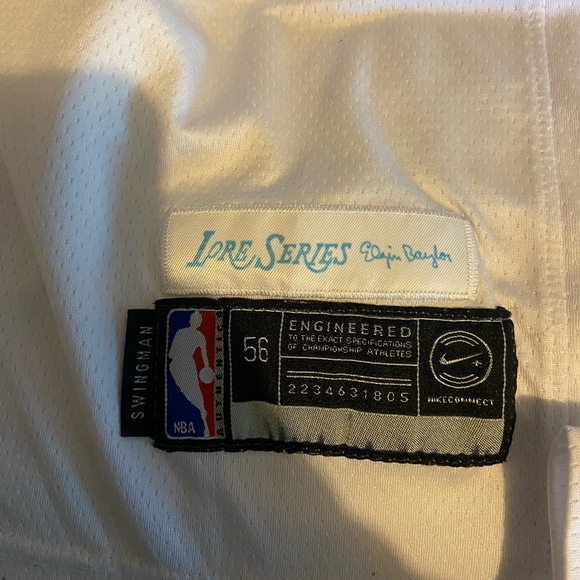 Lakers Jersey - Picture 2 of 3